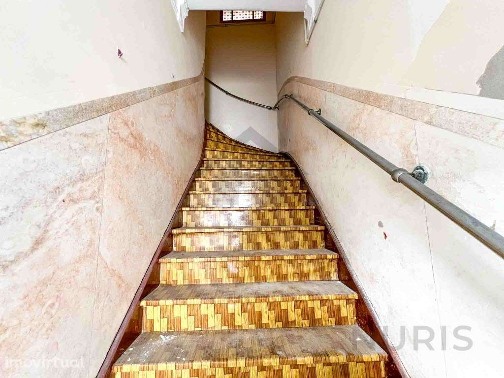 Moradia T3 com Espaço Comercial para Venda em Portimão - Grande imagem: 2/27