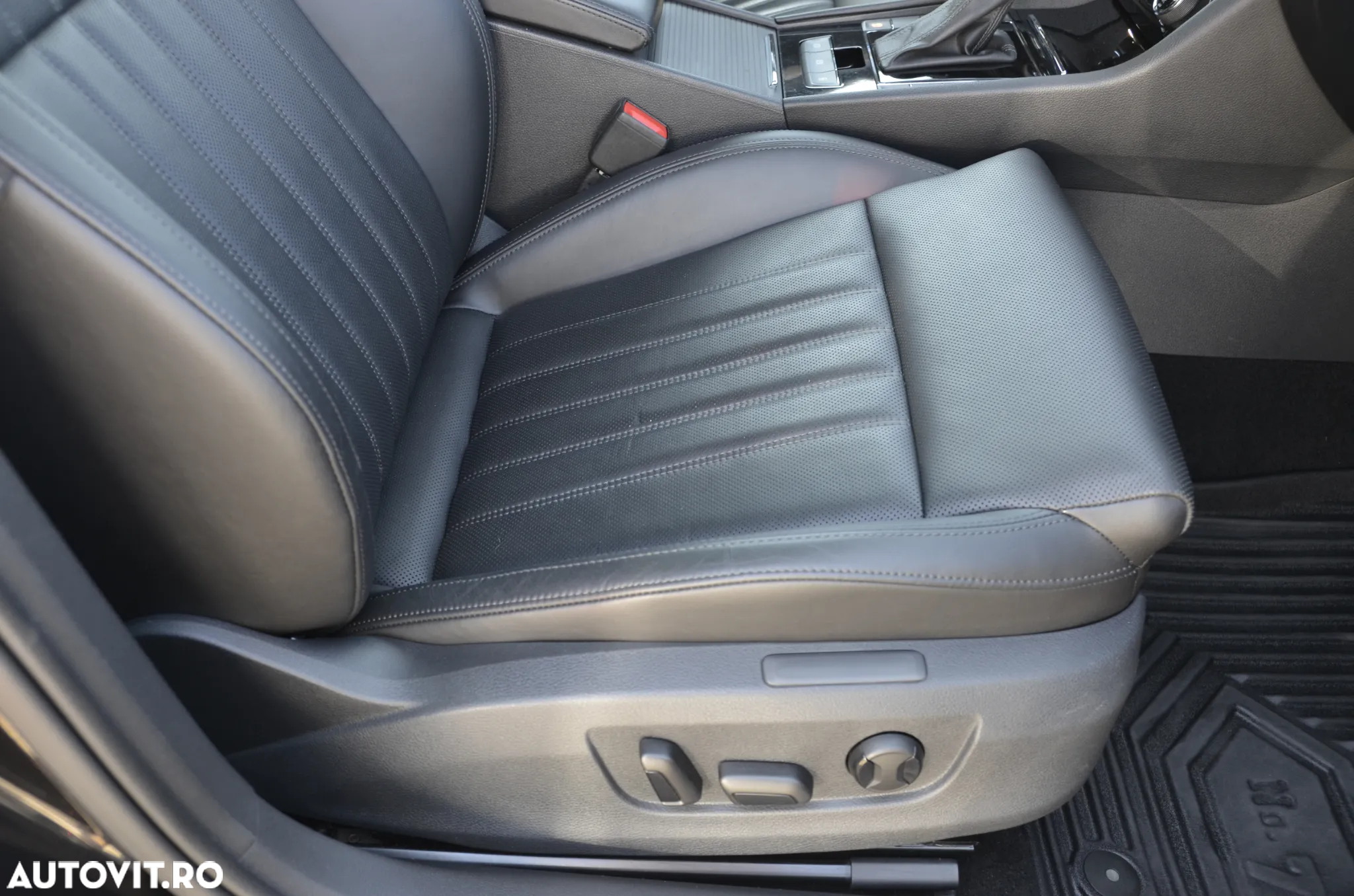 Skoda Superb 2.0 TDI DSG Style - 11