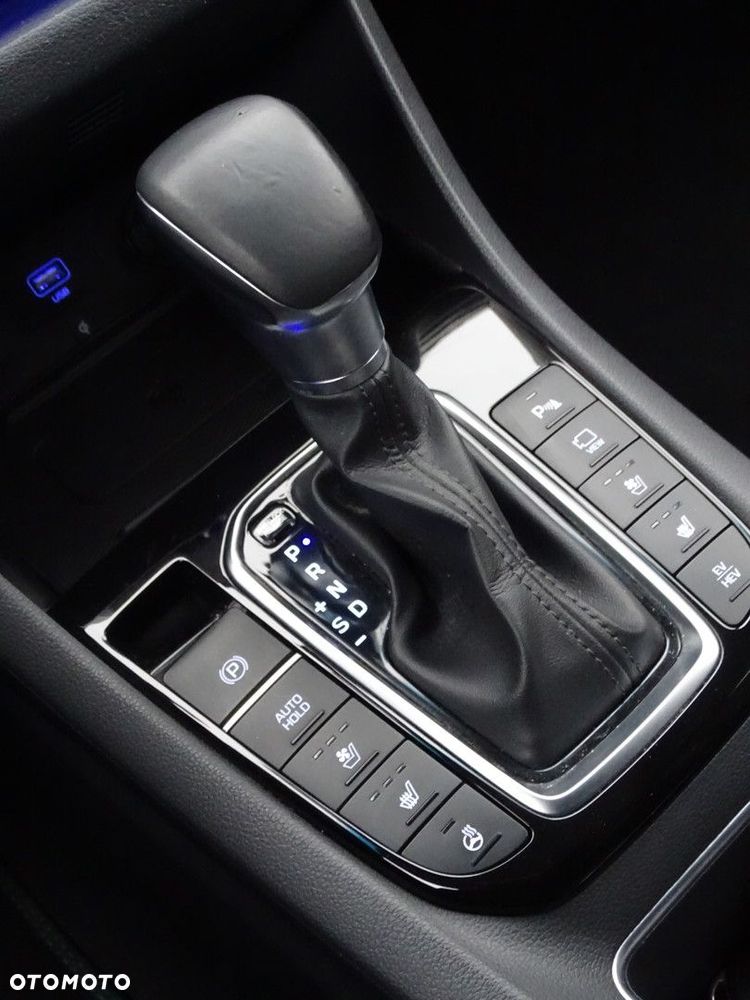 Hyundai IONIQ - 23