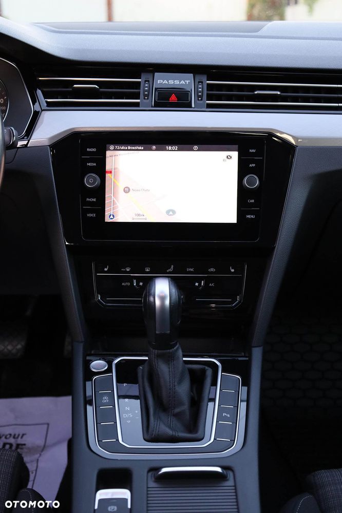 Volkswagen Passat - 15