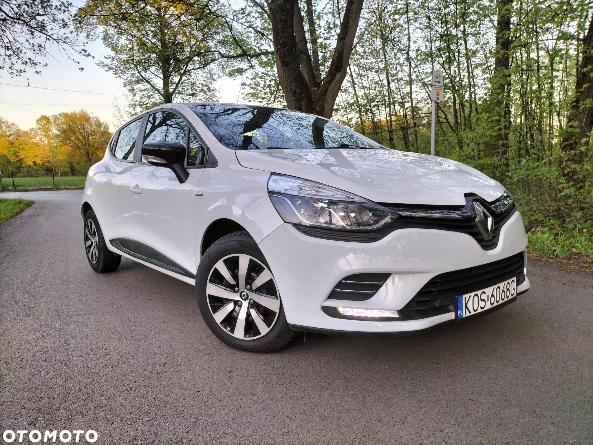 Renault Clio 1.2 16V 75 Life - 4