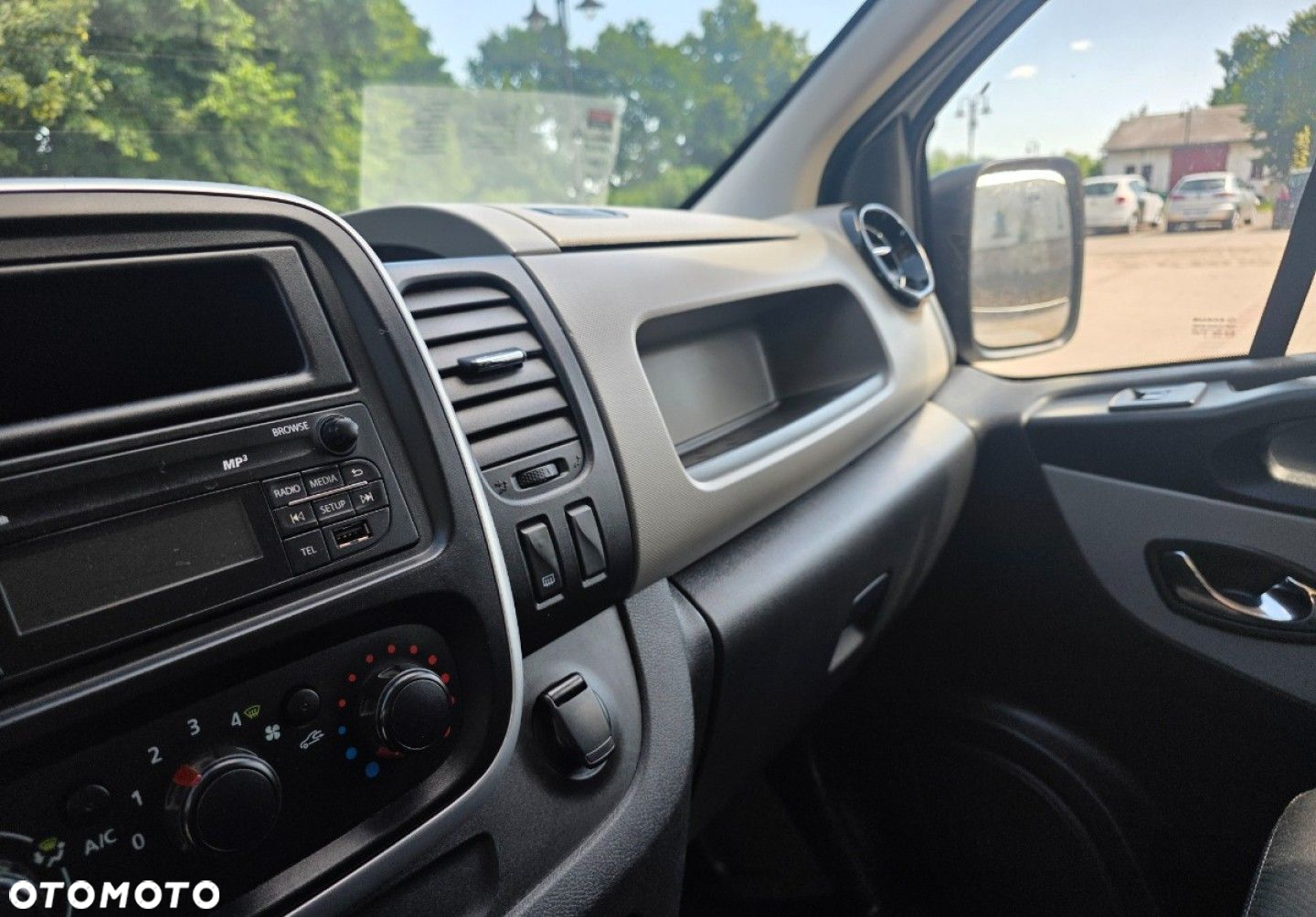 Renault Trafic - 17
