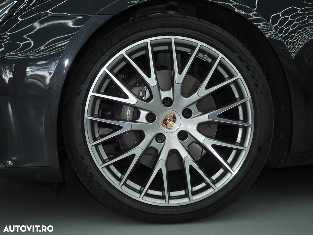 Porsche Panamera 4 - 10