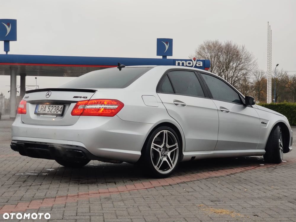 Mercedes-Benz Klasa E 63 AMG T AMG Speedshift 7G-MCT - 12