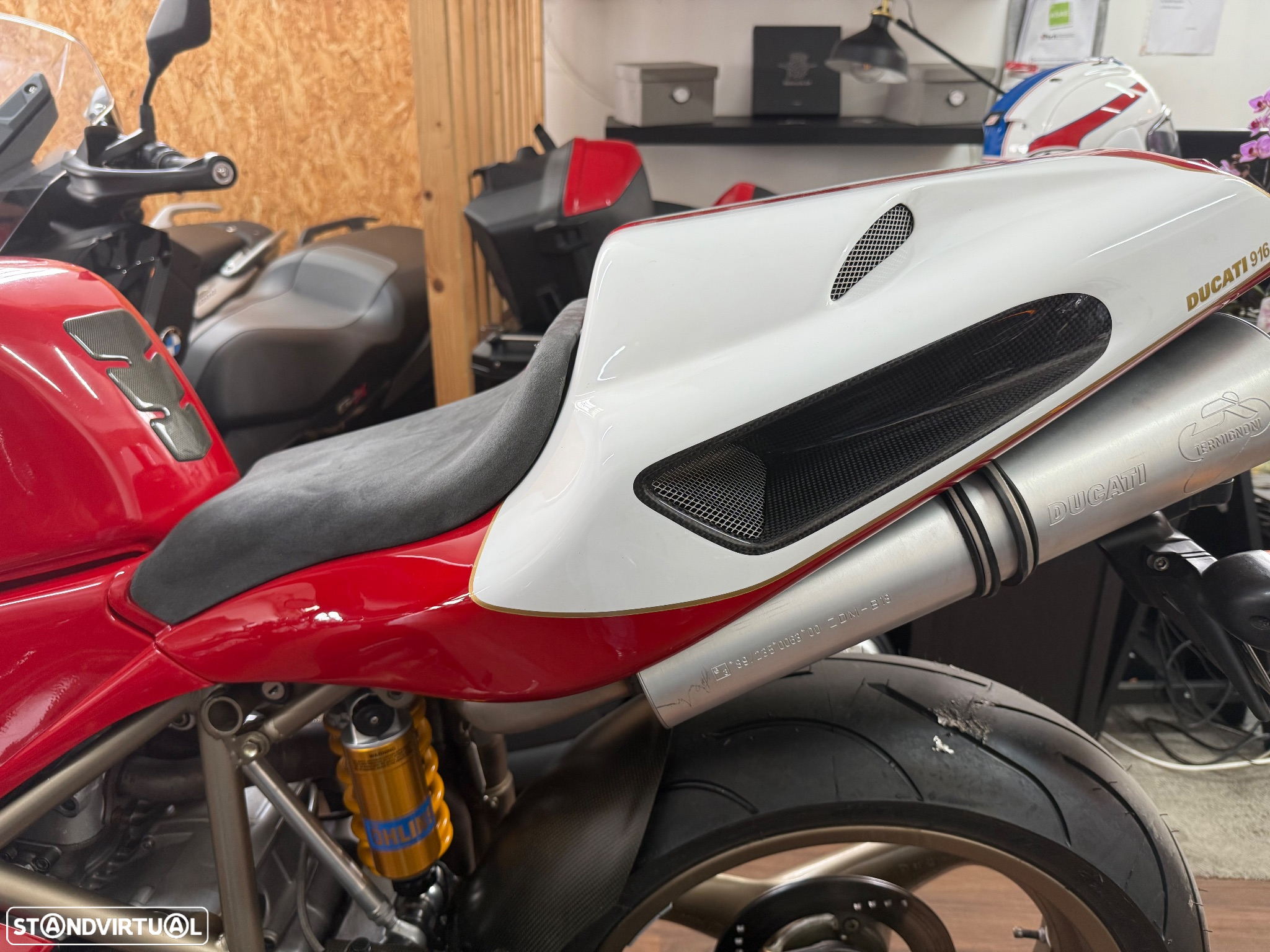 Ducati 916 - 18