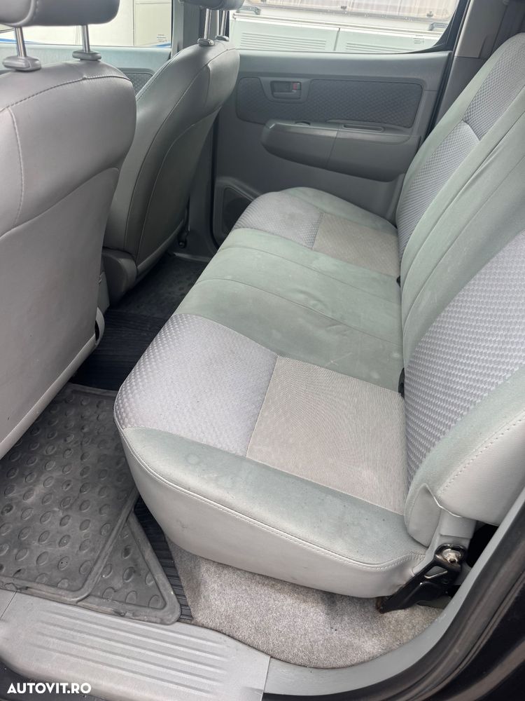 Toyota Hilux 4x4 Double Cab - 21