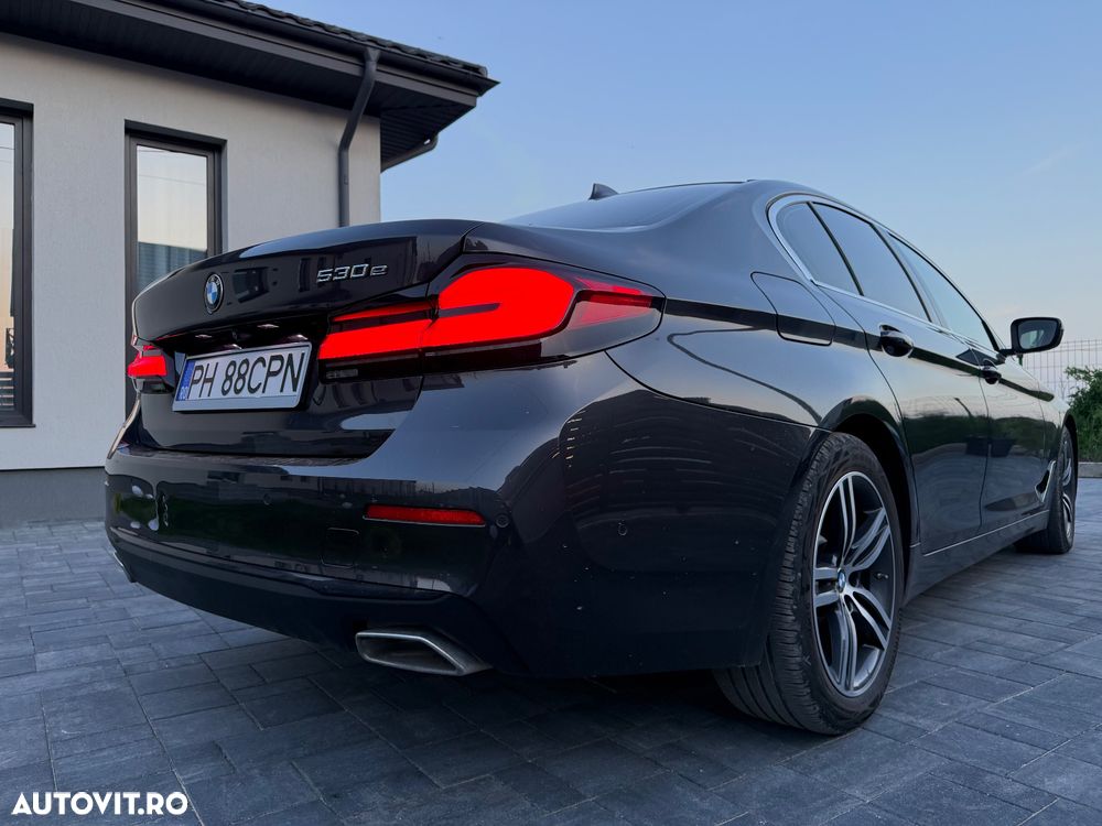 BMW Seria 5 530e Aut. Luxury Line - 12
