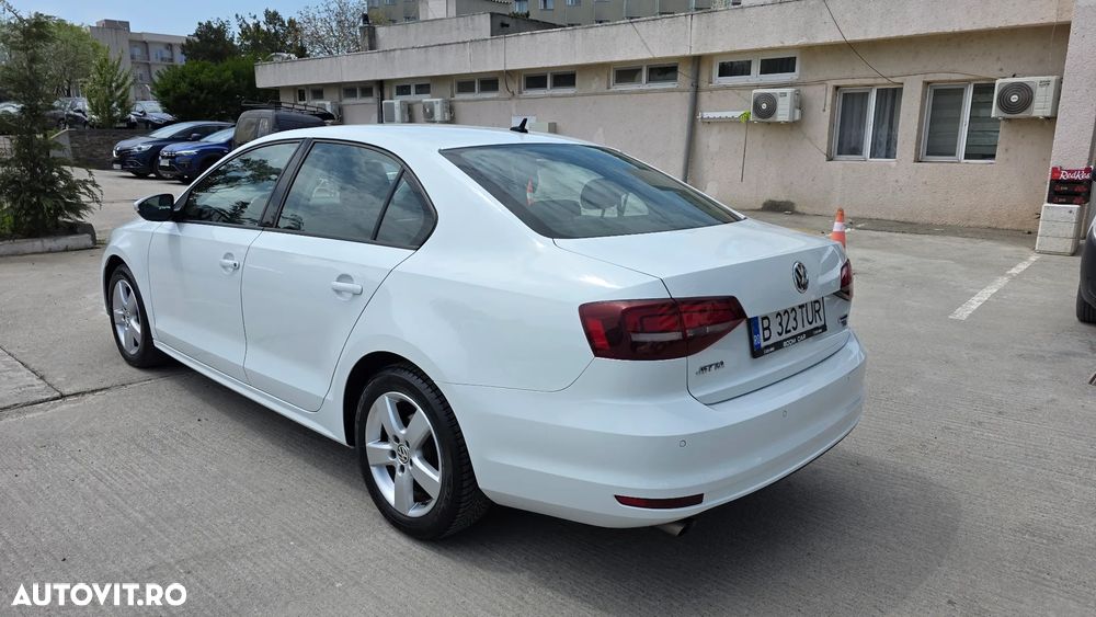 Volkswagen Jetta 1.2 TSI Comfortline - 5