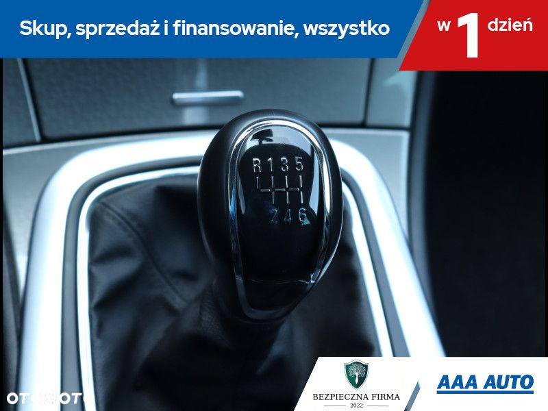 Opel Insignia - 17