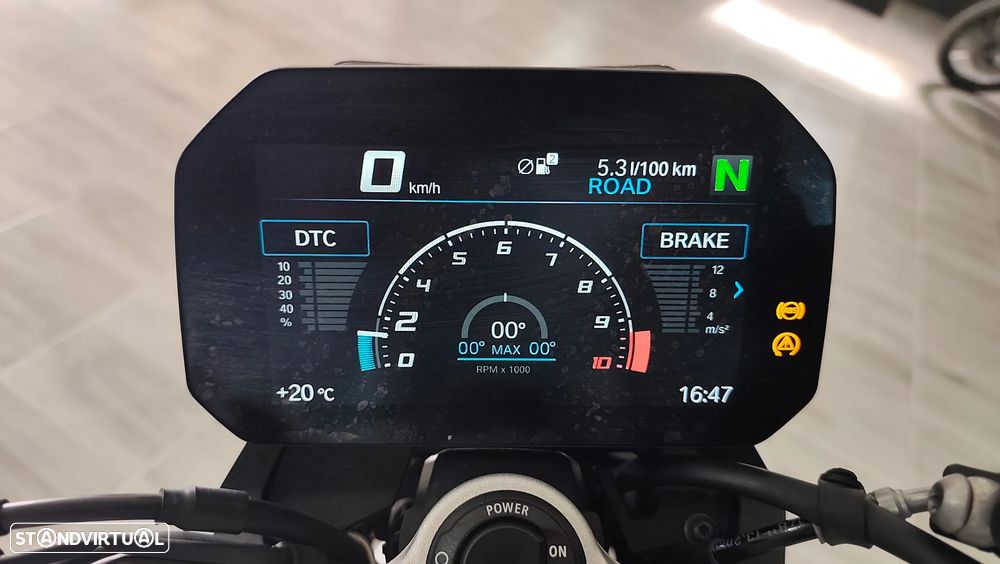 BMW F 900 R Tricolor - 11