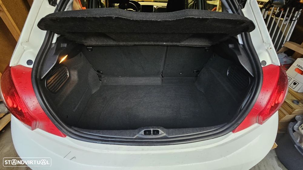 Peugeot 208 1.2 VTi Allure - 3