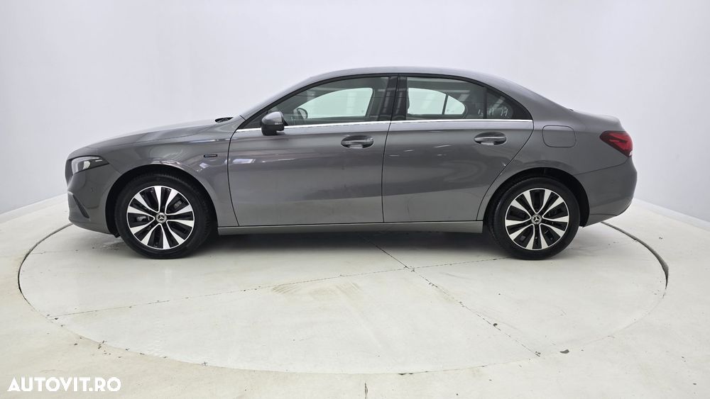 Mercedes-Benz A - 9