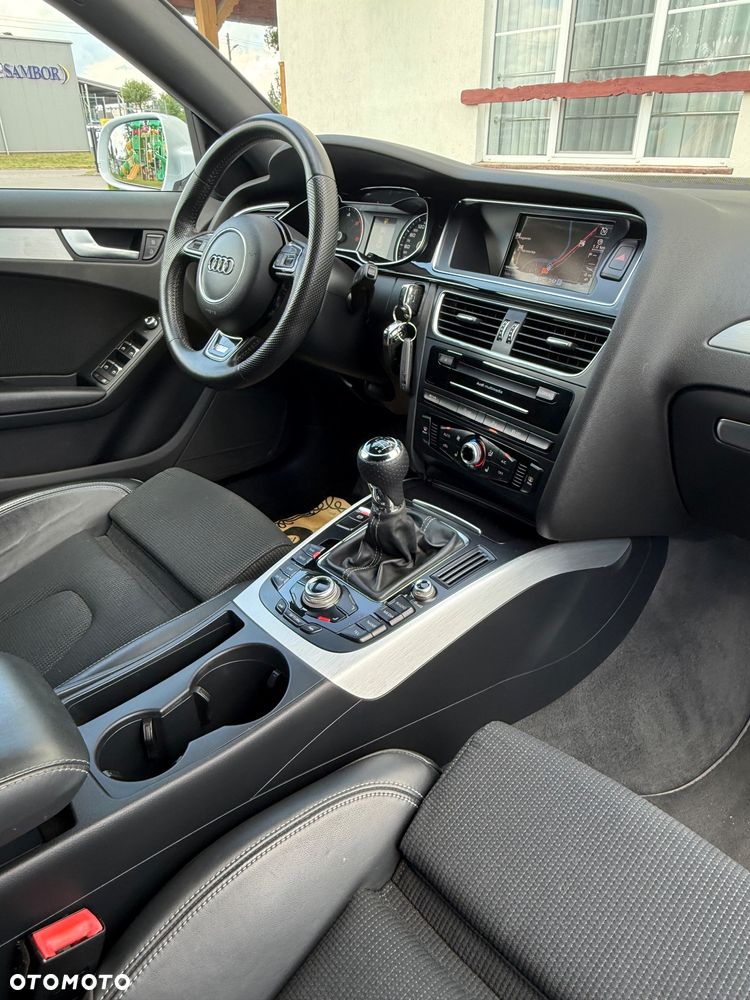 Audi A4 Avant 2.0 TDI DPF clean diesel S line Sportpaket - 12