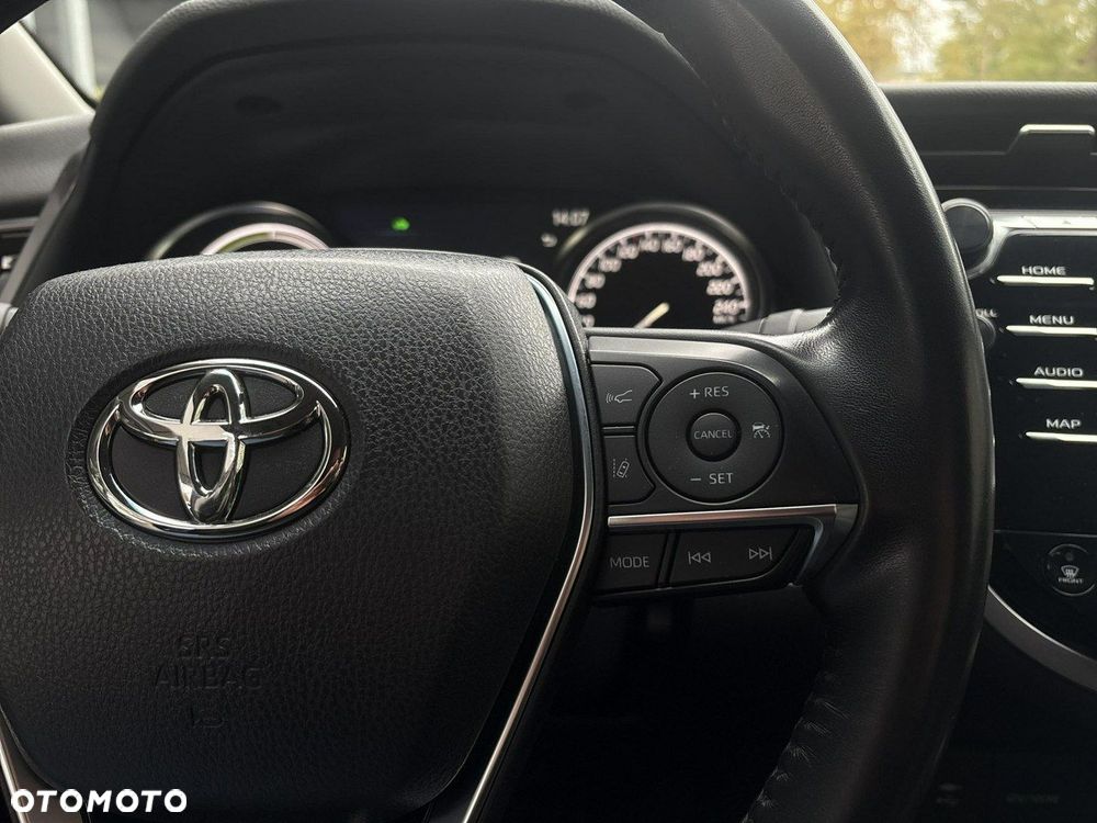 Toyota Camry - 22