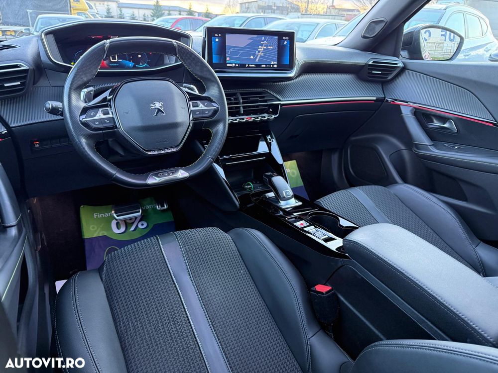 Peugeot 2008 1.2 L PureTech STT EAT8 GT Line - 24