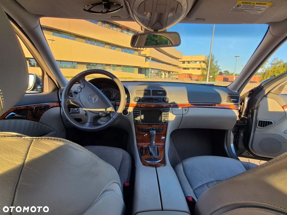 Mercedes-Benz Klasa E 500 4Matic Automatik Elegance - 28