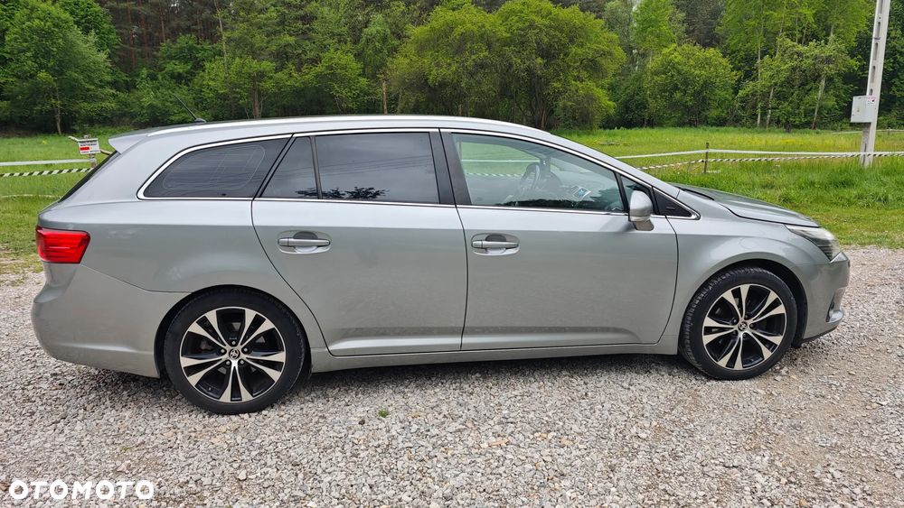 Toyota Avensis - 8