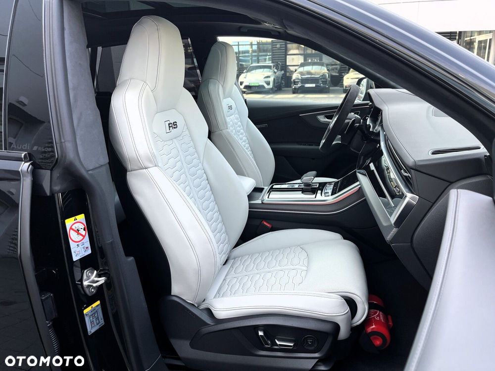 Audi RS Q8 - 25