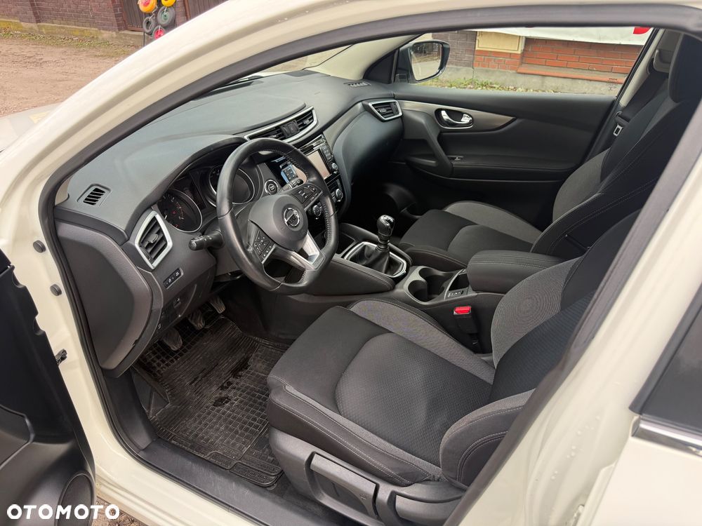Nissan Qashqai 1.2 DIG-T N-Connecta EU6 - 9