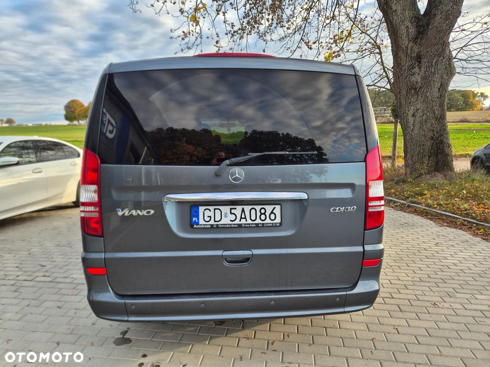 Mercedes-Benz Viano 2011 photo 5