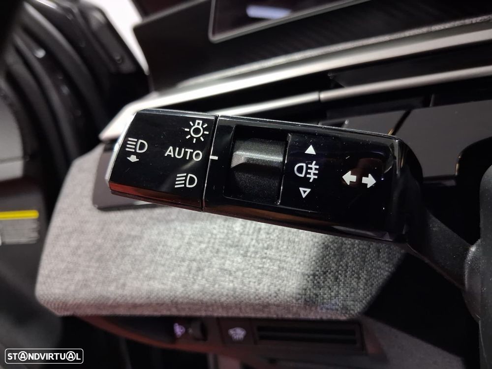 Peugeot 3008 1.2 Hybrid Allure e-DCS6 - 18