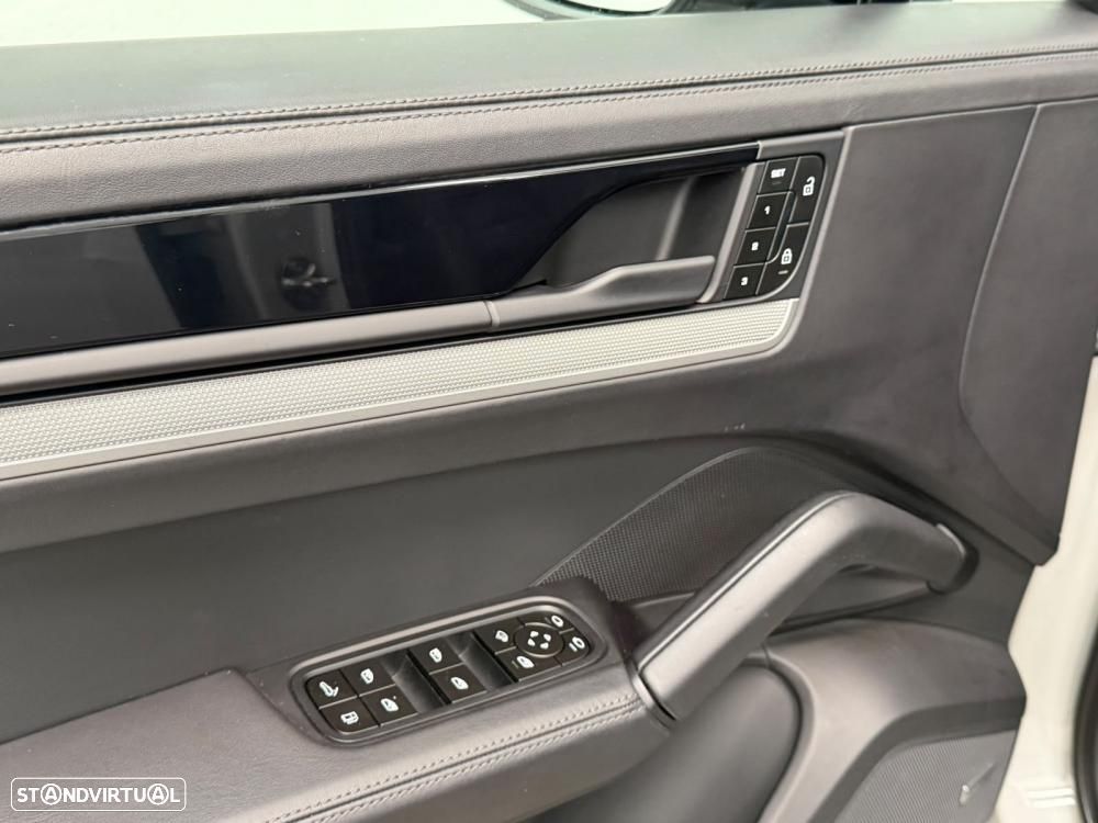 Porsche Cayenne E-Hybrid - 36