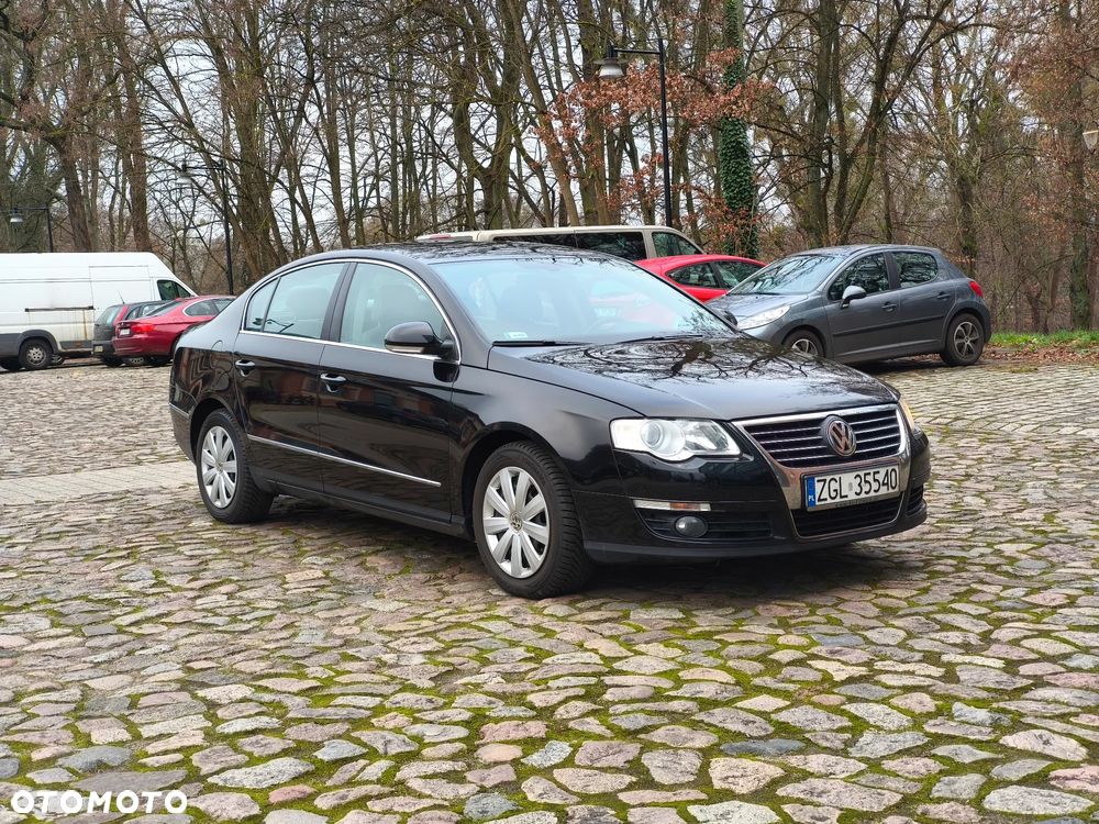 Volkswagen Passat 2.0 TDI DPF Highline - 11