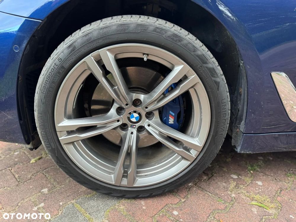 BMW Seria 5 530d xDrive Touring Sport Line - 32