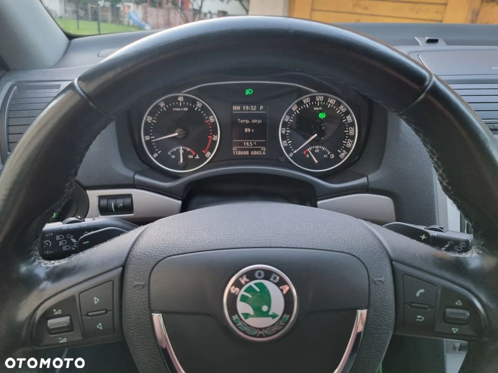 Skoda Octavia 1.8 TSI Elegance DSG - 6