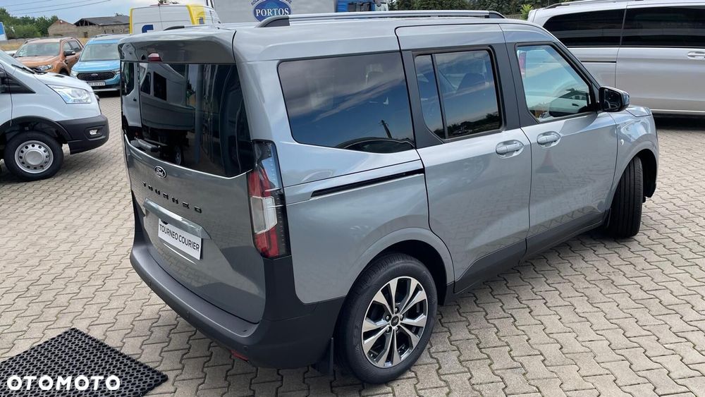 Ford Tourneo Courier 1.0 EcoBoost Titanium - 4