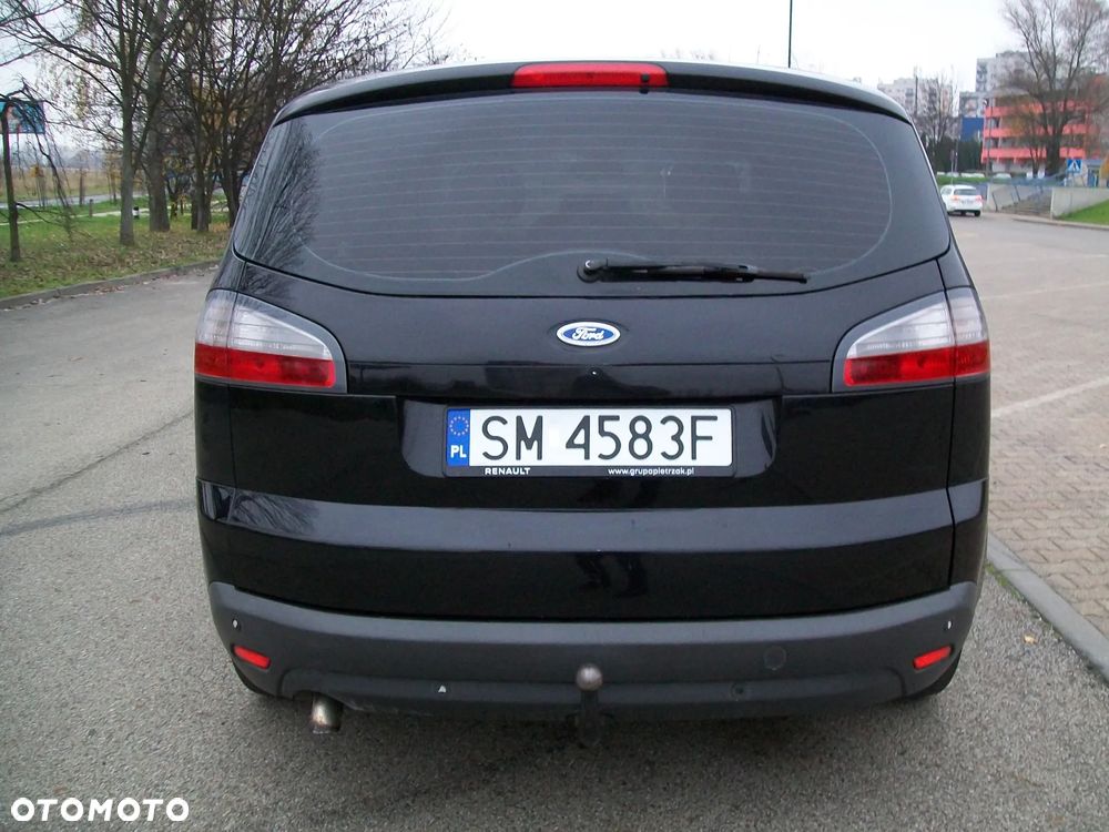 Ford S-Max - 11