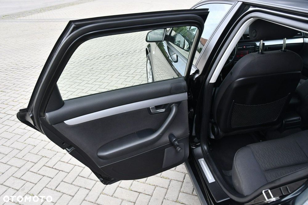Audi A4 Avant - 16