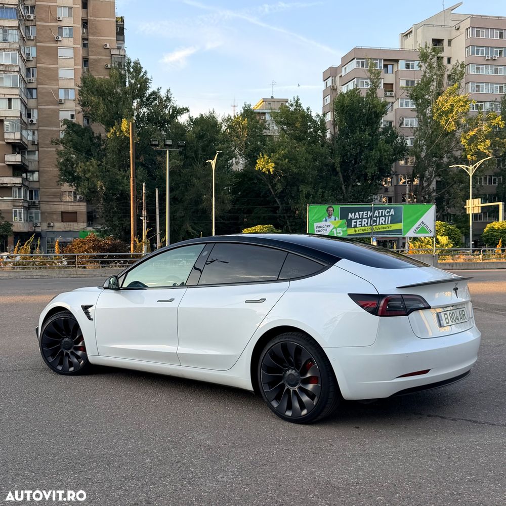 Tesla Model 3 Performance - 4