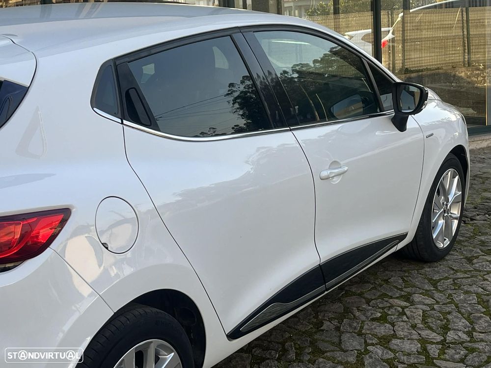 Renault Clio 1.5 dCi Limited EDC - 10