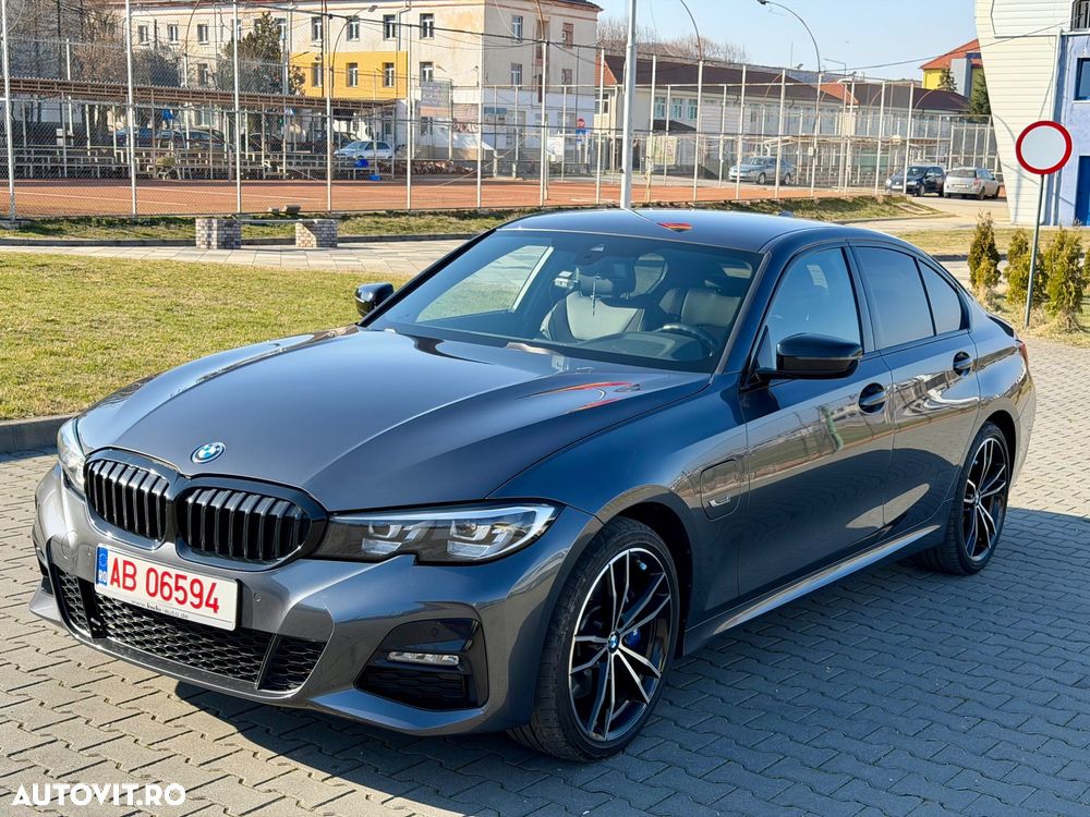 BMW Seria 3 330e Aut. M Sport - 27
