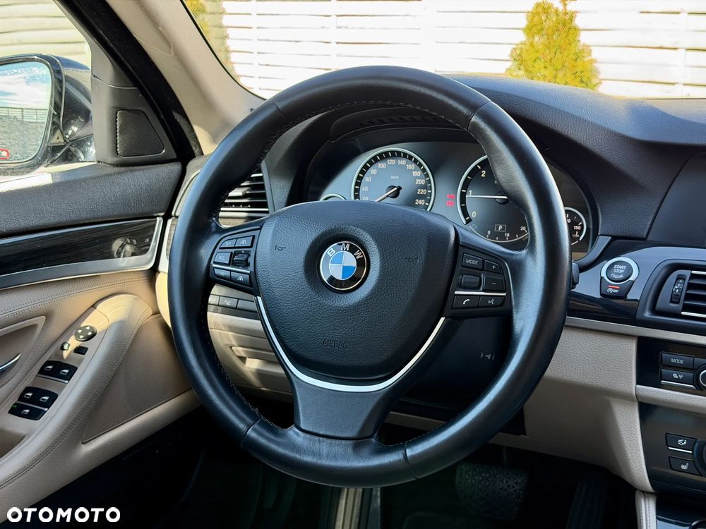 BMW Seria 5 525d - 7