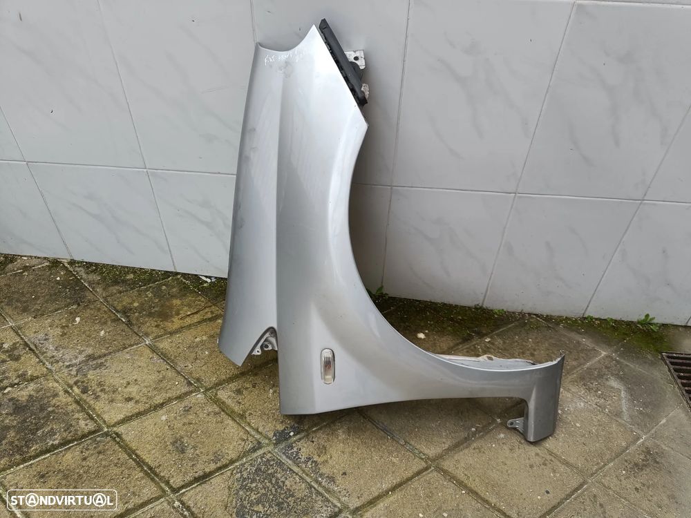 Guarda lamas Fiat grande Punto 2010 - 1