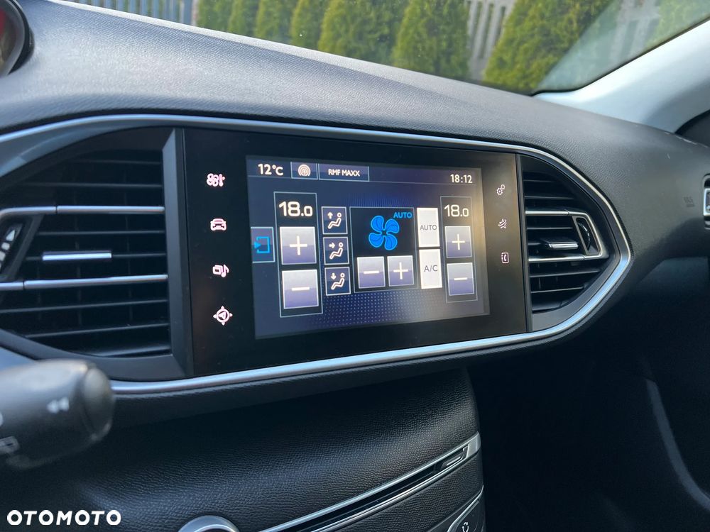 Peugeot 308 BlueHDi FAP 120 Stop & Start Allure - 24