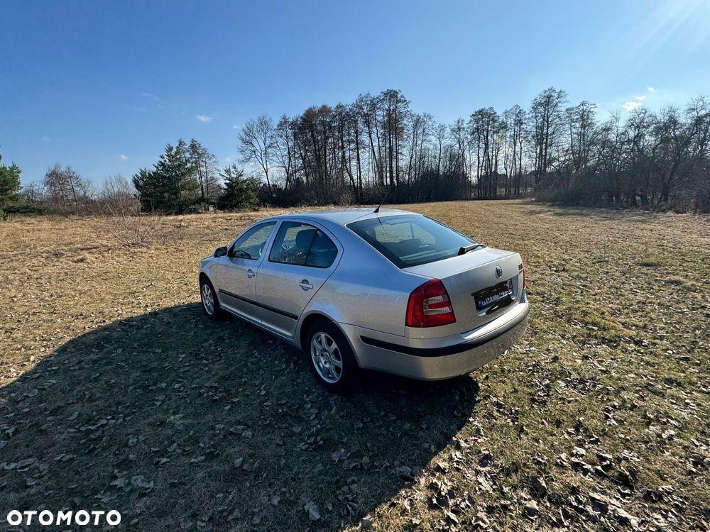 Skoda Octavia 1.6 Ambiente - 6