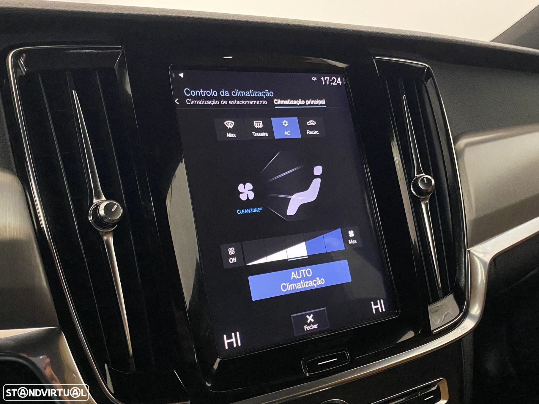 Volvo V90 2.0 D4 Momentum Geartronic - 24