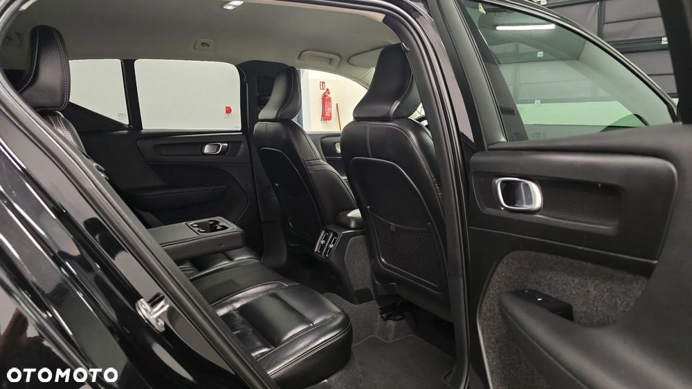 Volvo XC 40 B4 B DKG Plus Black Edition - 8