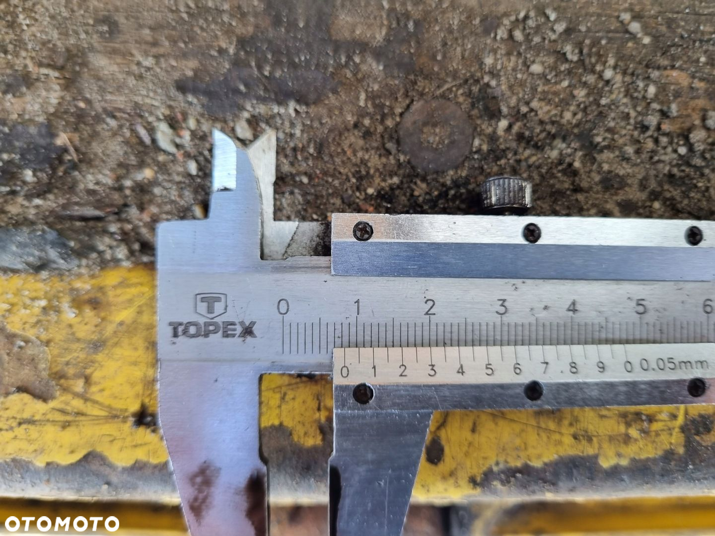 OPONA KOŁO BARUM 225 75 17,5 20R. 8mm - 6
