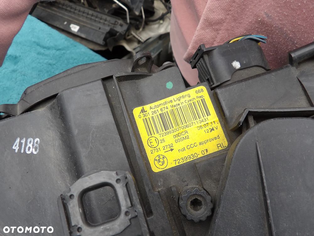 BMW - E92 - PRAWA LAMPA PRZEDNIA - LIFT - XENON - NIE SKRĘTNA - URWANE UCHO - UK - 7239930 - 12