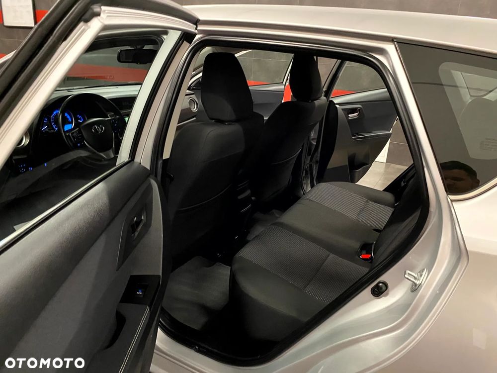 Toyota Auris 2.0 D-4D Life Plus - 19