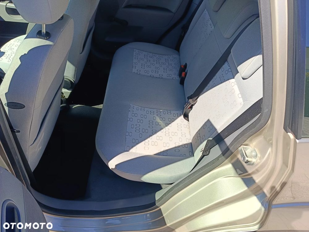 Ford Fiesta 1.3 Ambiente - 10