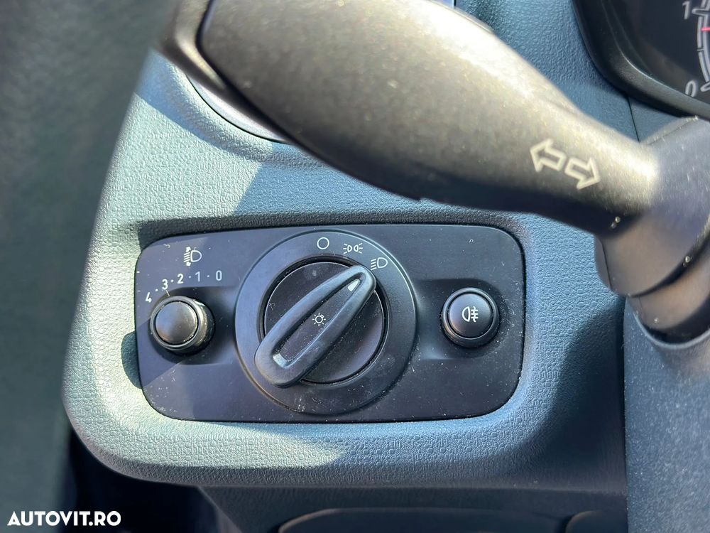 Ford Fiesta 1.25 Ambiente - 23