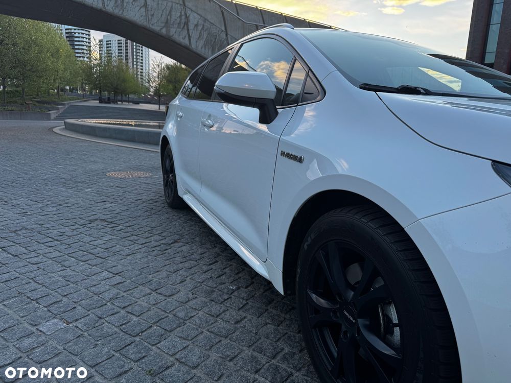 Toyota Corolla 2.0 Hybrid Executive - 13