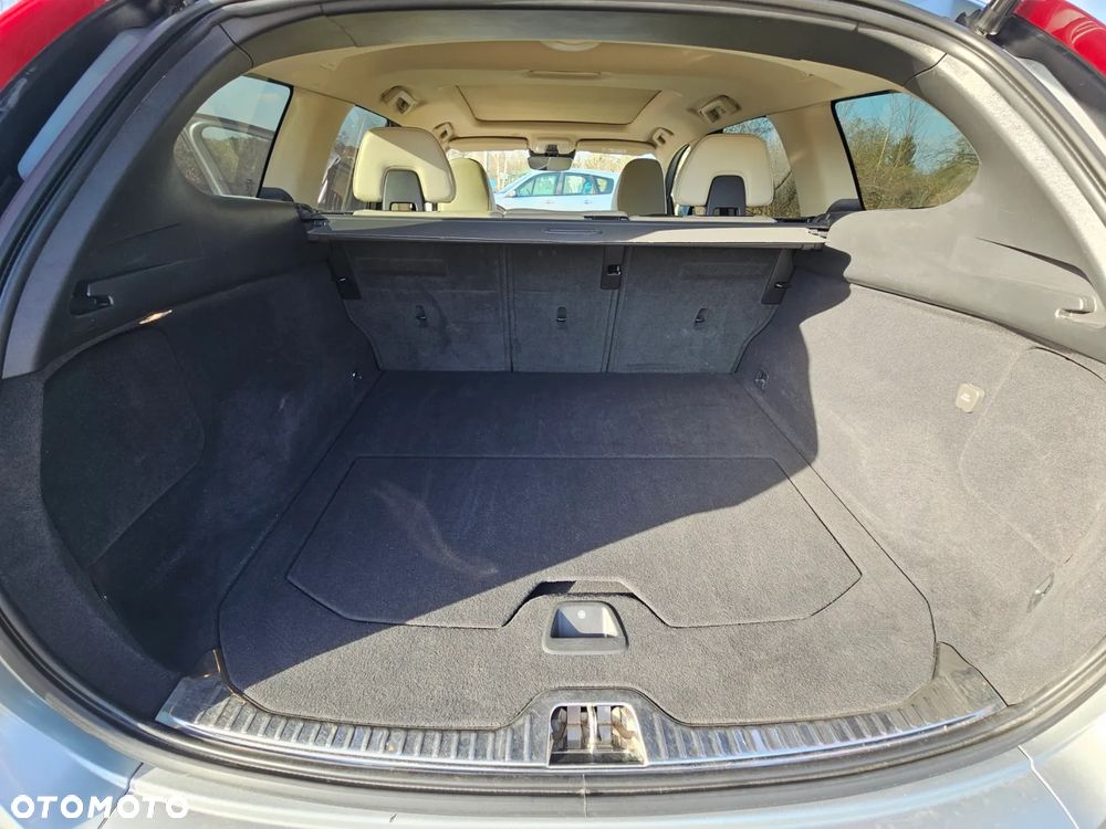 Volvo XC 60 D4 AWD Summum - 9