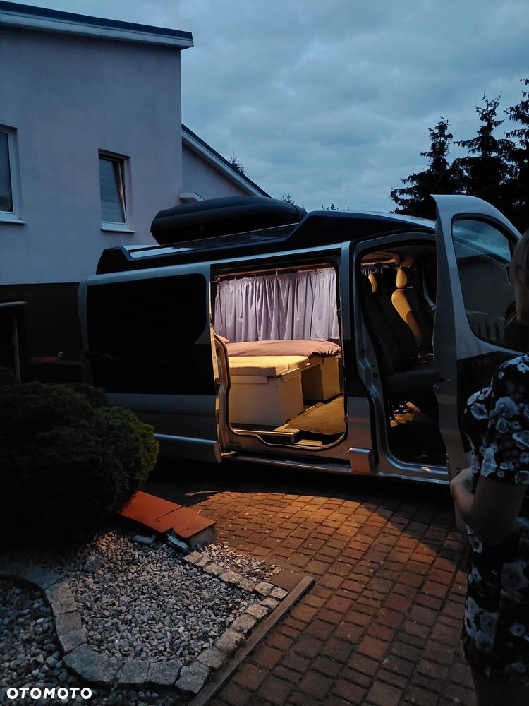 Opel Vivaro 2.5 CDTI L2H1 - 12