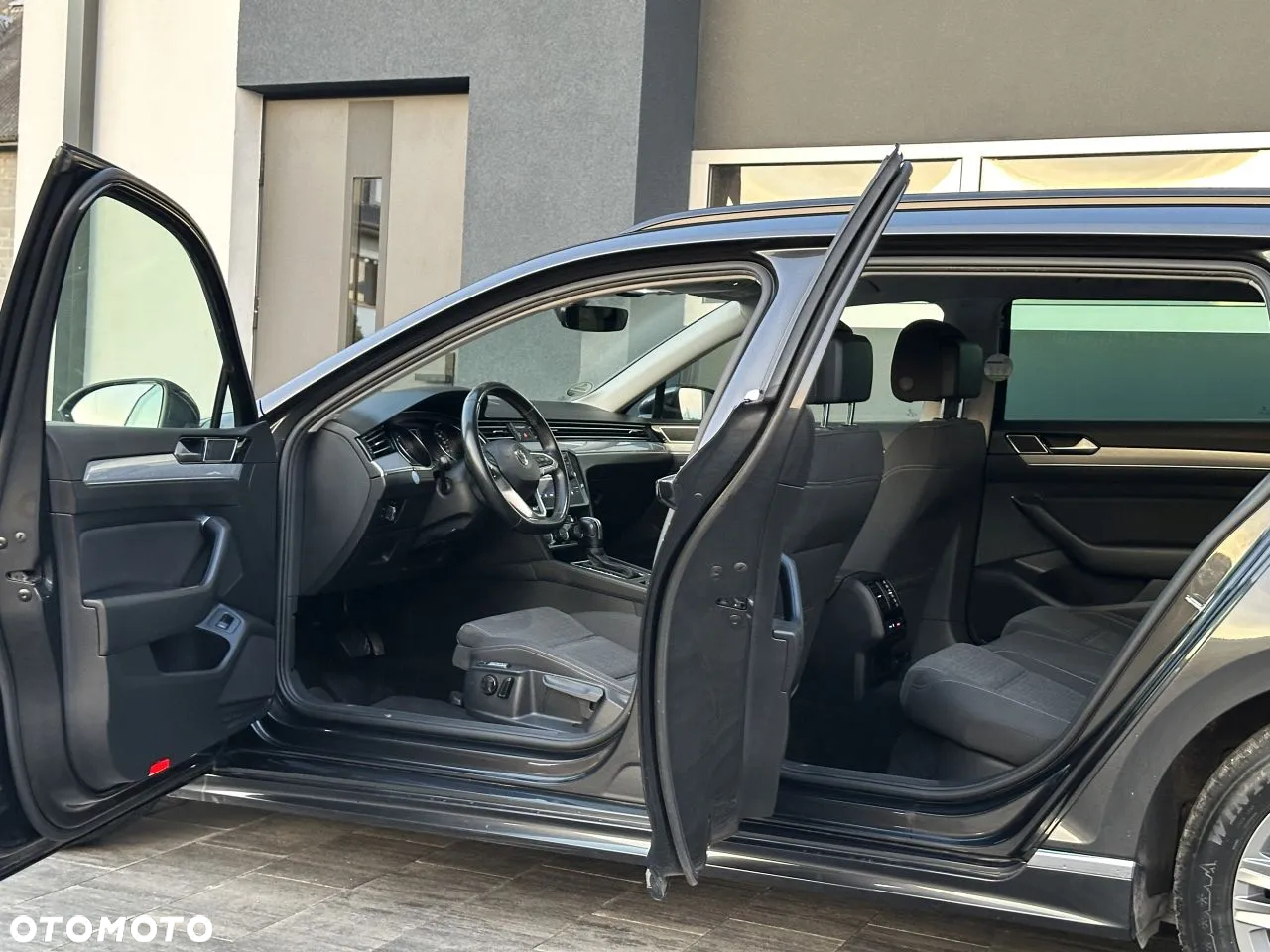 Volkswagen Passat Variant 1.6 TDI SCR DSG Business - 20